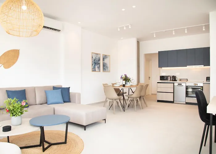 Aegean Eyes 3bd House βy The Sea